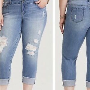 Torrid Boyfriend Distressed Capri